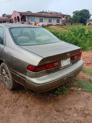 Toyota Camry Automatic 1999 Gray