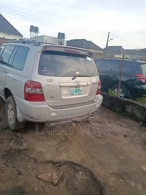 Toyota Highlander V6 2005 Gold