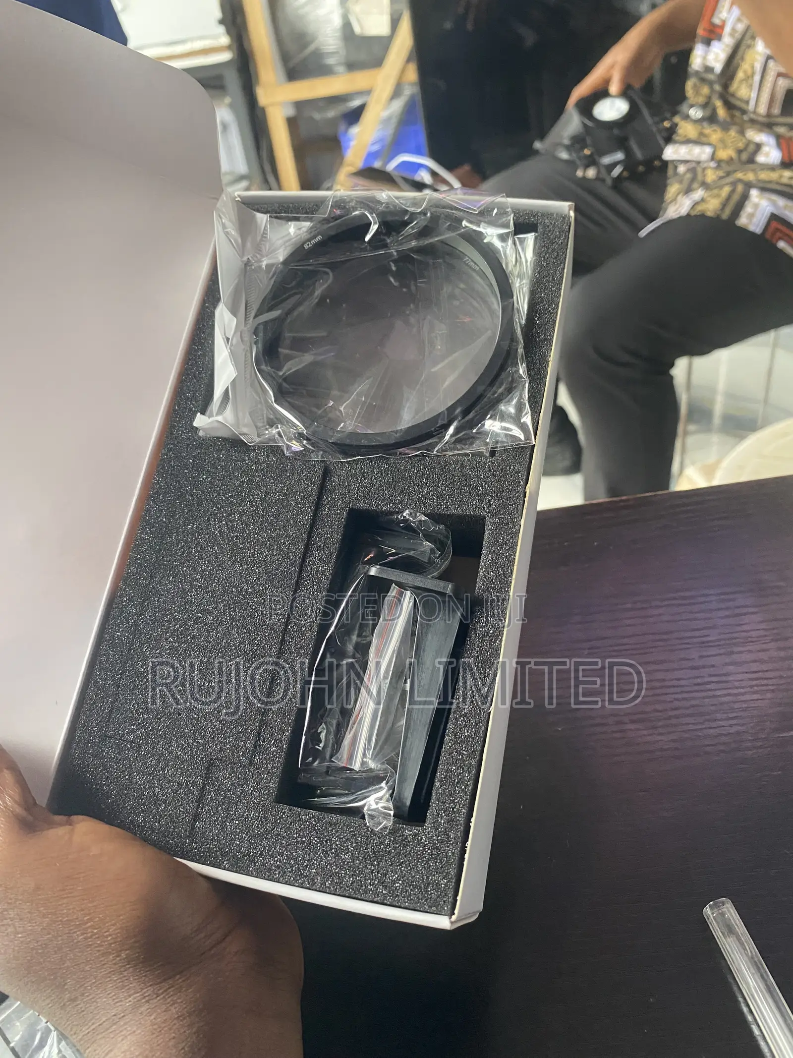12” Broadcast Teleprompter