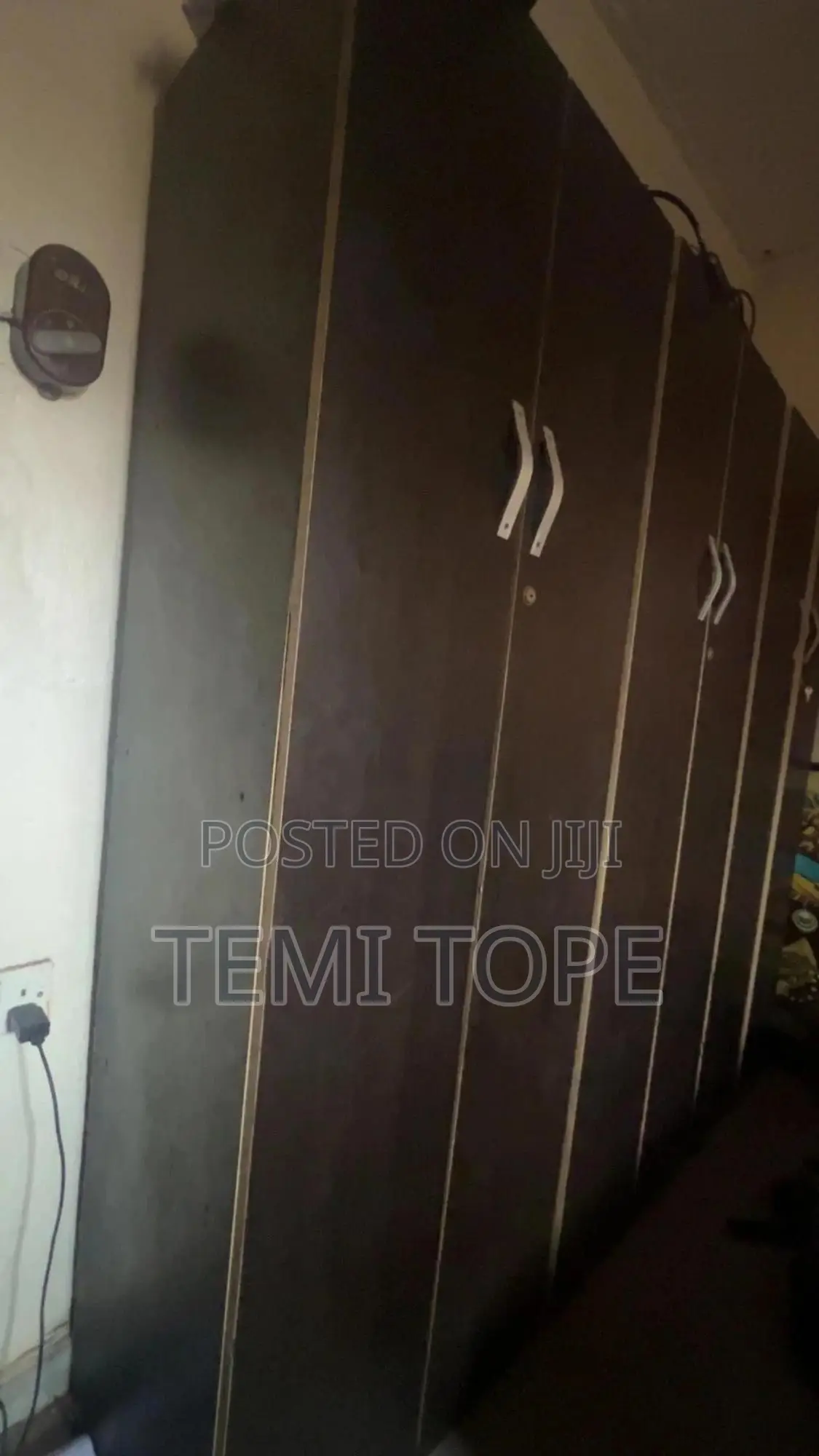 2 Face Wardrobe
