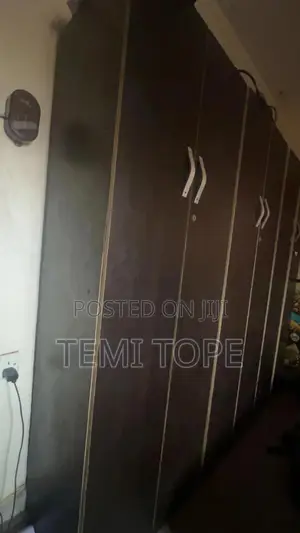2 Face Wardrobe