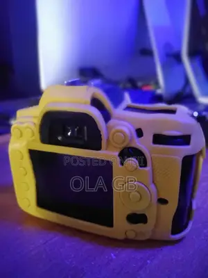 Nikon 7000D Camera