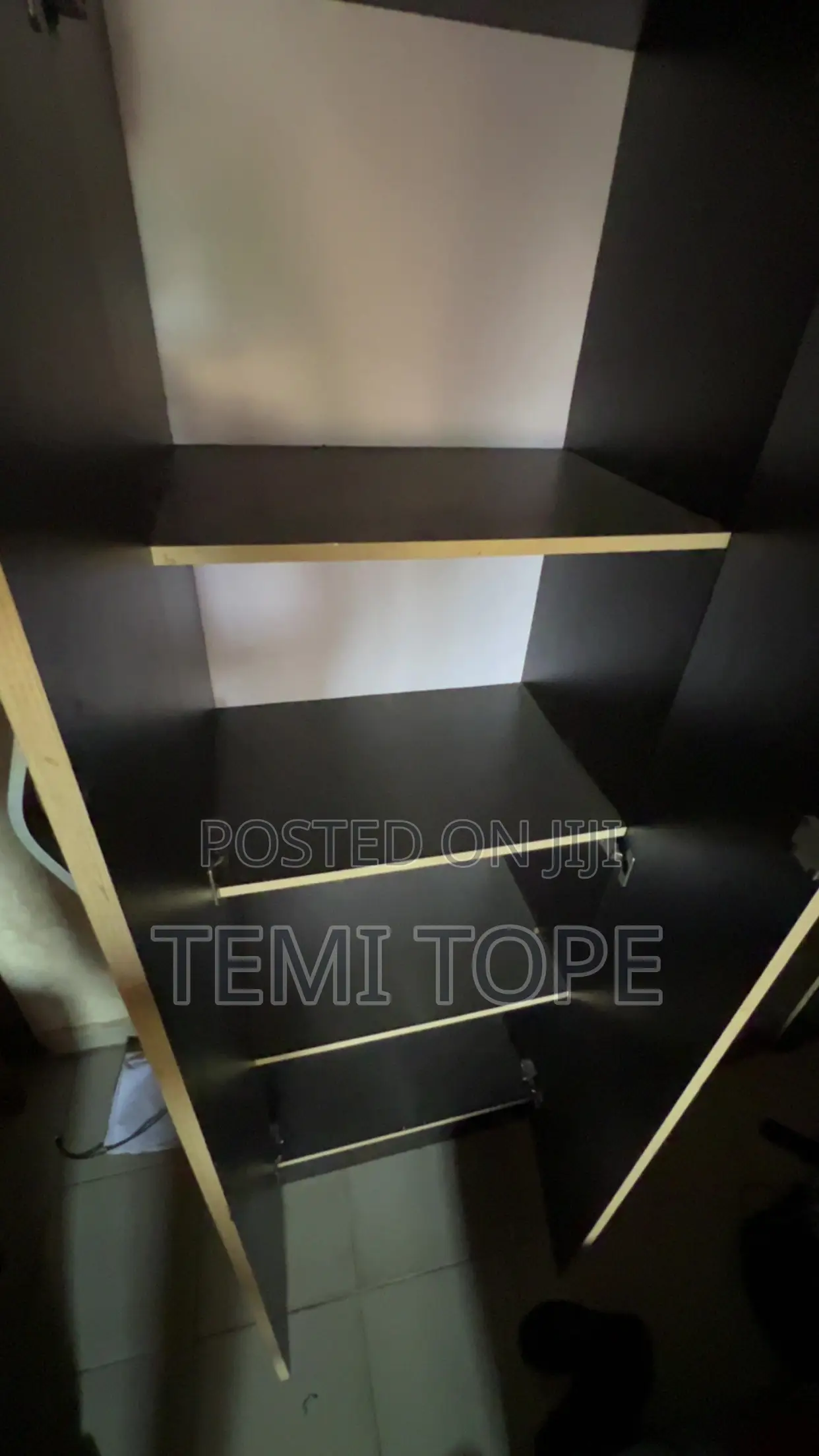2 Face Wardrobe