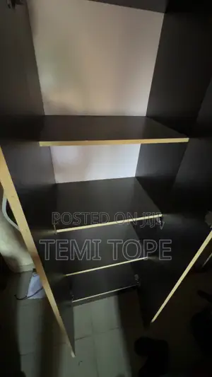 2 Face Wardrobe
