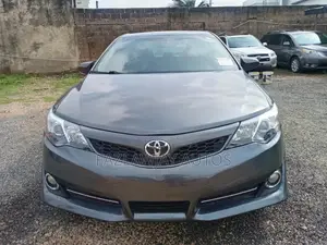 Toyota Camry SE 4dr Sedan (2.5L 4cyl 6A) 2012 Gray