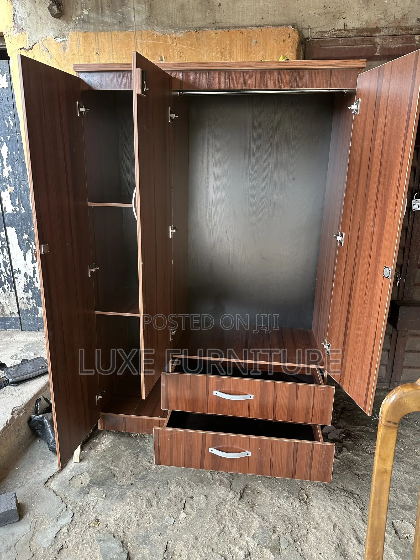 4ft by 6ft Wardrobe Made With Quality Materials