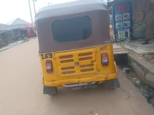Bajaj RE 2021 Yellow