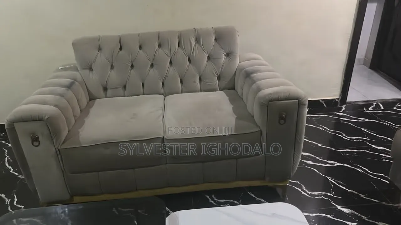 7 Seater Complete Set of Executive Sofa