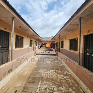 12bdrm Block of Flats in Ibadan Polytechnic/University for sale
