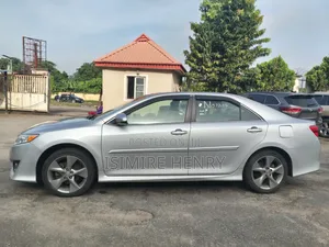 Toyota Camry SE 4dr Sedan (3.5L 6cyl 6A) 2014 Silver