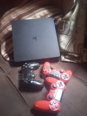 Sony Ps 4 With 3 Control