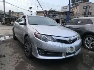 Toyota Camry 2014 Silver