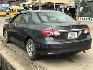 Toyota Corolla 2012 Gray
