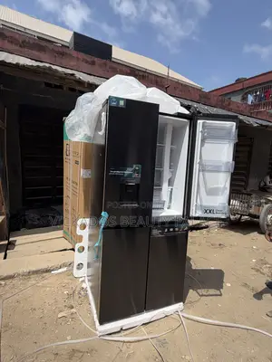 Hisense Refrigerator Fridge and Freezer 470l/ Ref61WCB
