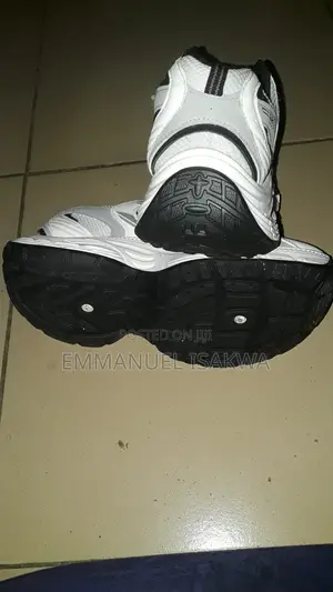 White NB 530 Shoe