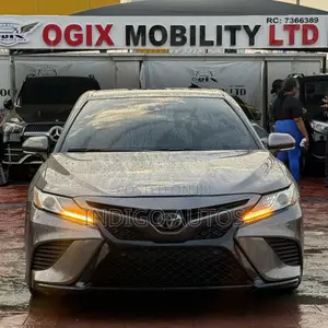 Toyota Camry XSE V6 FWD (3.5L 6cyl 8AM) 2018 Gray