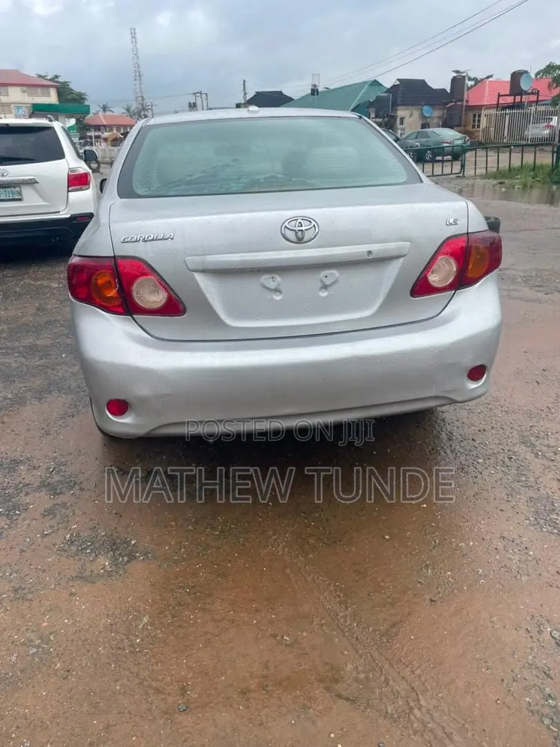 Toyota Corolla 2009 Silver