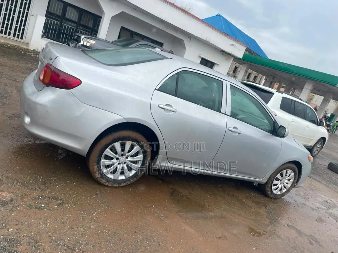 Toyota Corolla 2009 Silver