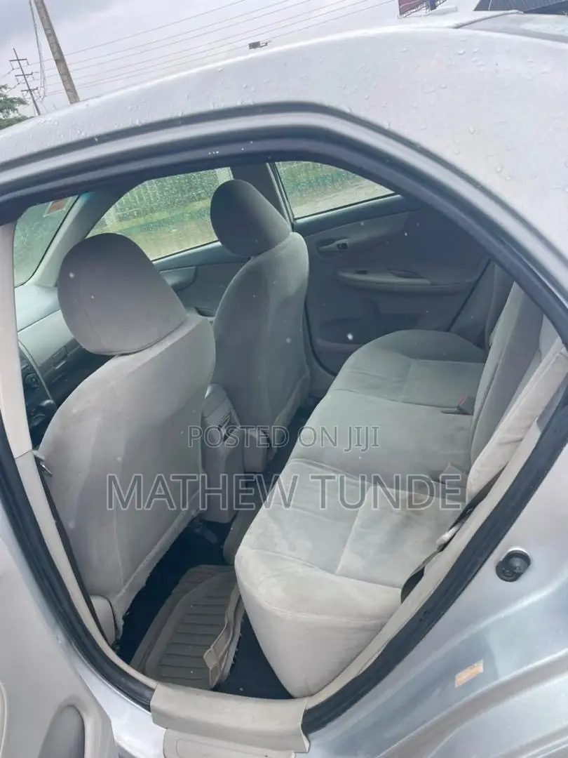 Toyota Corolla 2009 Silver