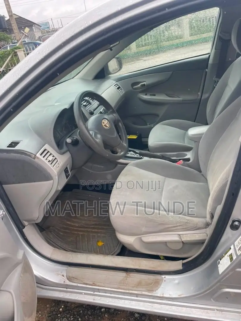 Toyota Corolla 2009 Silver