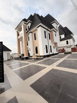 5bdrm Duplex in Dakwo District for sale