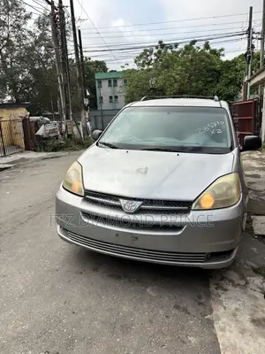Toyota Sienna 2006 Silver