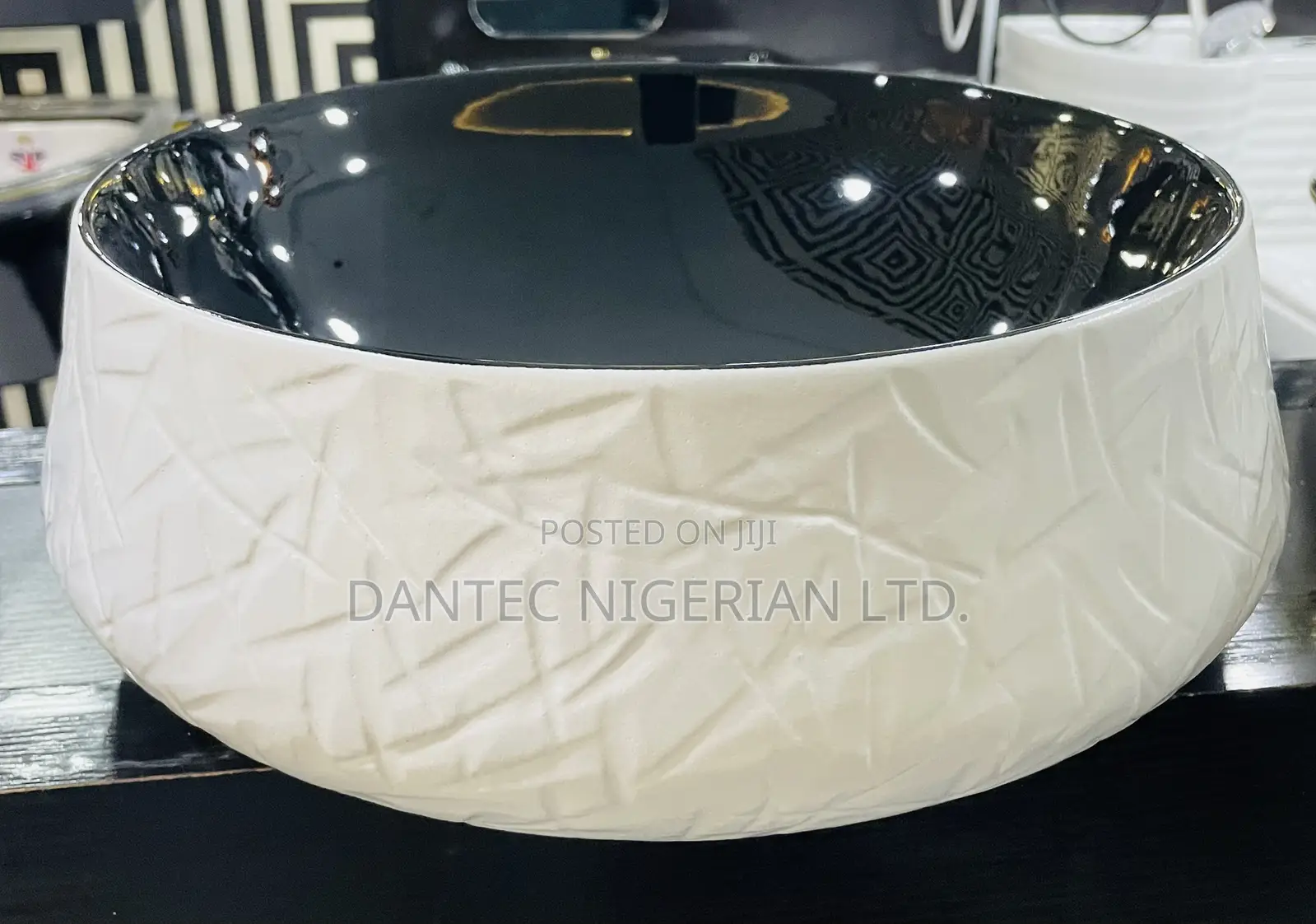 White Circle Countertop Basin