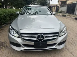 Mercedes-Benz C300 Sport 4Matic Sedan AWD (2.0L 4cyl 7A) 2017 Silver