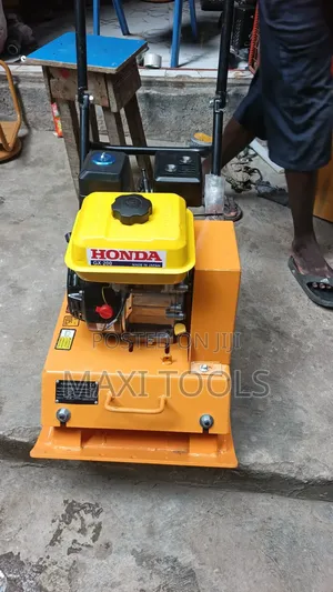Vibratory Plate Compactor C-90Honda GX200 Petrol Engine.