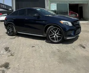 Mercedes-Benz GLE-Class 2016 Blue