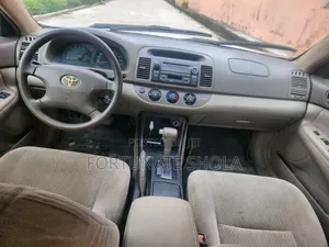 Toyota Camry 2004 Gold
