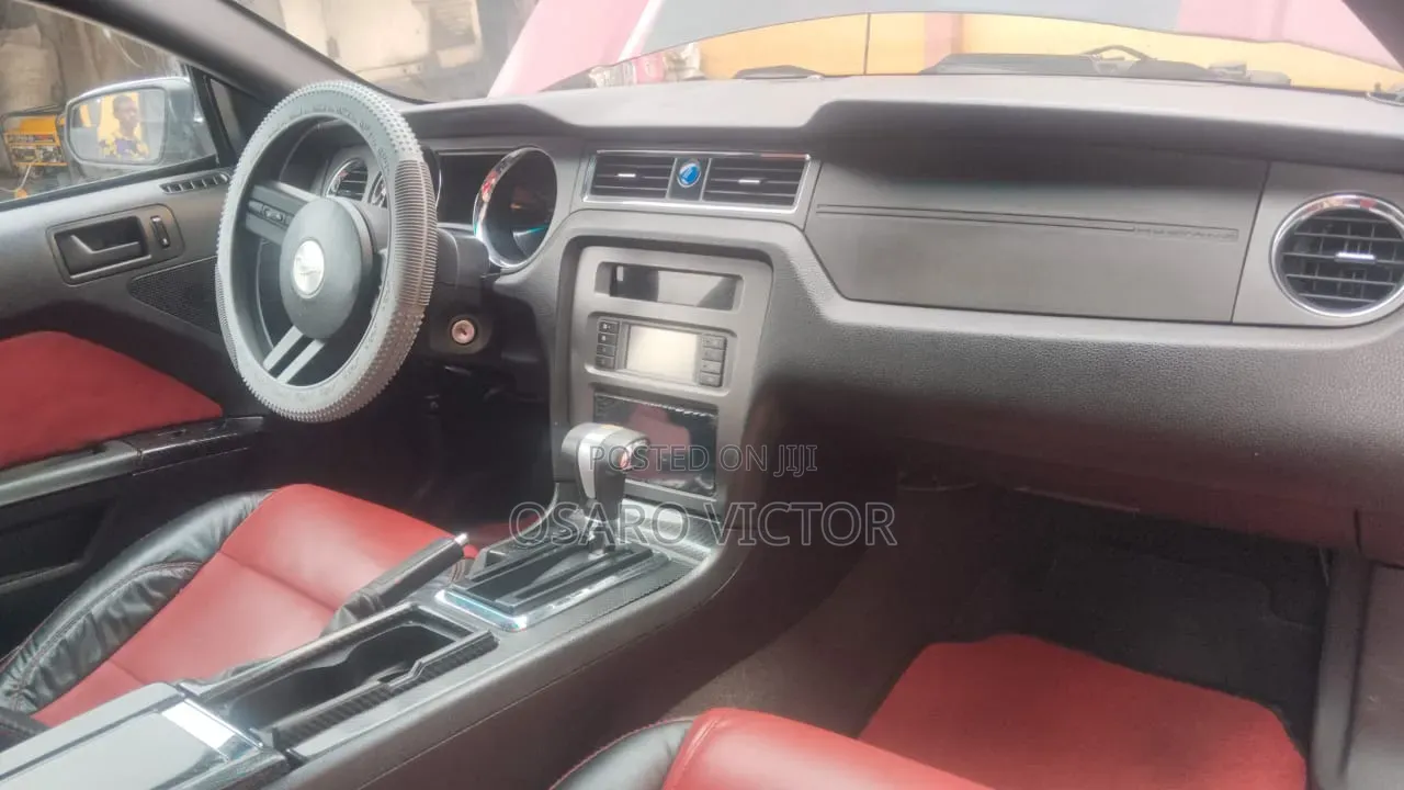 Ford Mustang 2012 Red