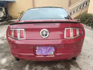 Ford Mustang 2012 Red
