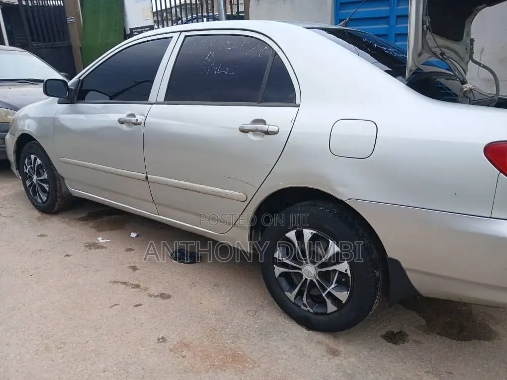 Toyota Corolla 2004 Silver