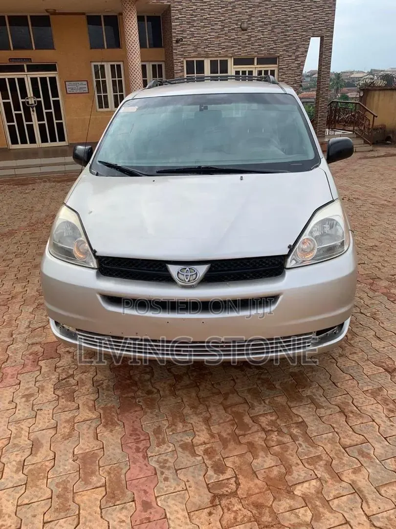 Toyota Sienna 2004 Gold