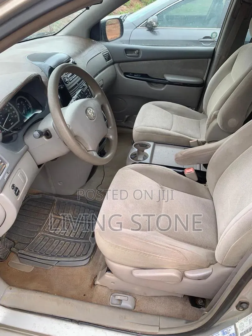 Toyota Sienna 2004 Gold