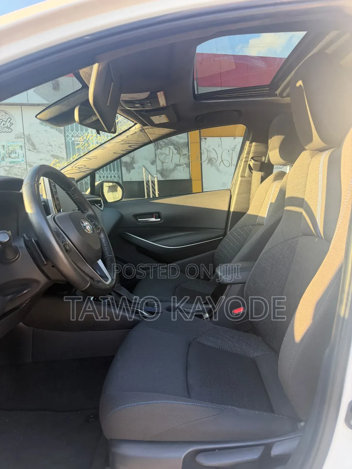 Toyota Corolla SE 2022 White