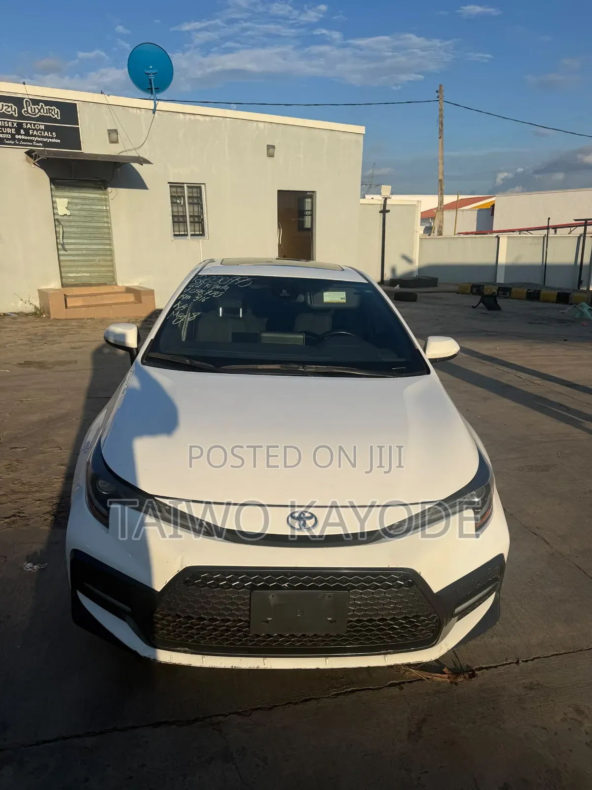 Toyota Corolla SE 2022 White