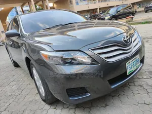 Toyota Camry LE 4dr Sedan (2.5L 4cyl 6AM) 2010 Gray