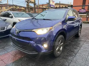 Toyota RAV4 XLE 4dr SUV AWD (2.5L 4cyl 6A) 2015 Blue