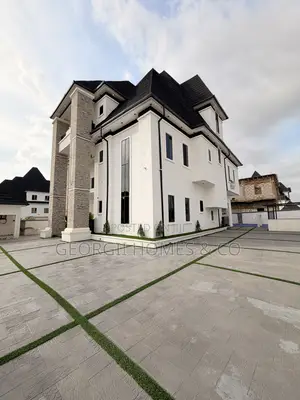 5bdrm Duplex in Dakwo District for sale