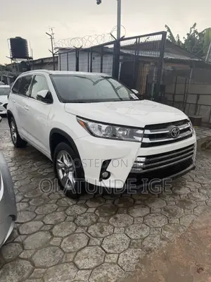 Toyota Highlander XLE V6 4x2 (3.5L 6cyl 6A) 2016 Off white