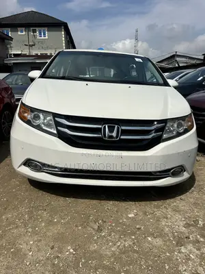 Honda Odyssey Touring 4dr Minivan (3.5L 6cyl 6A) 2014 White