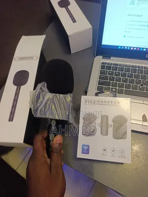 Wireless Microphone Kits & Handheld Station Logo Box for Vlog Audio