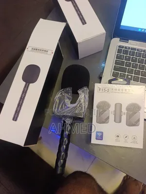 Wireless Microphone Kits & Handheld Station Logo Box for Vlog Audio