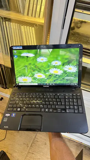 Laptop Toshiba Satellite C855 4GB AMD HDD 160GB