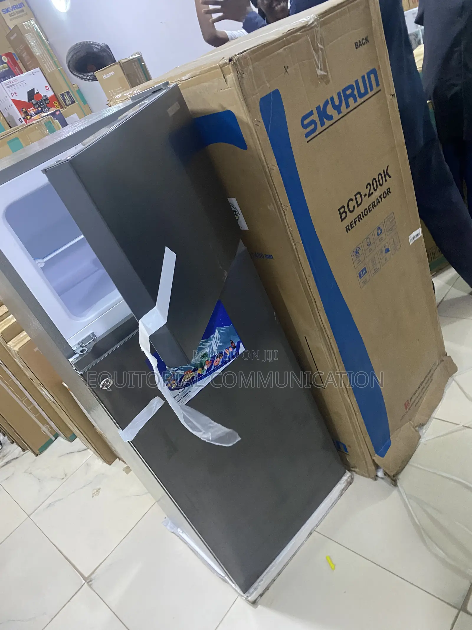 SKYRUN BCD-200K 200 Liters Top Freezer Fridge
