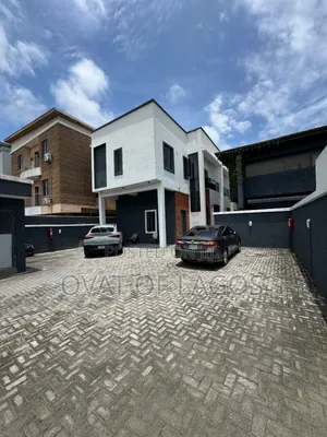 1bdrm Apartment in Lekki Phase 1 for rent
