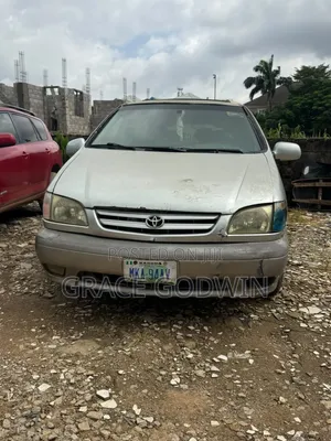 Toyota Sienna 2002 Silver