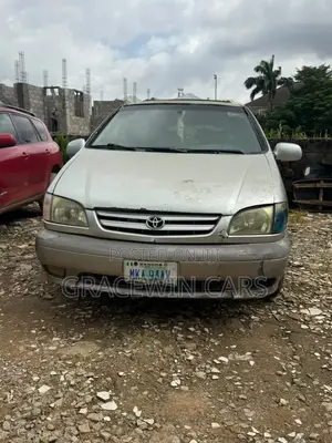 Toyota Sienna 2002 Silver